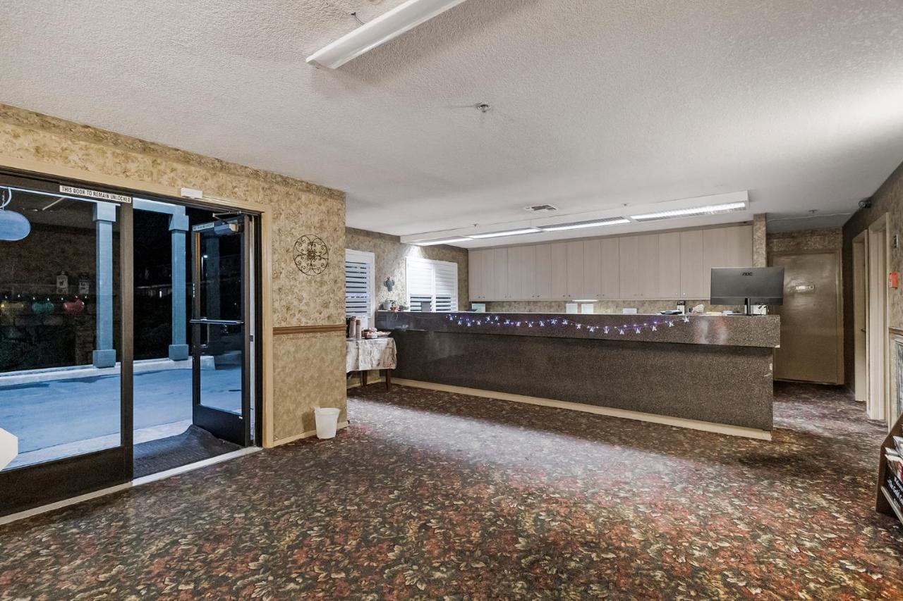 Country Inn Sonora Exterior photo